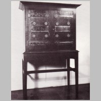 1899, Kelmscott cabinet, photo in Duncan Simpson.jpg